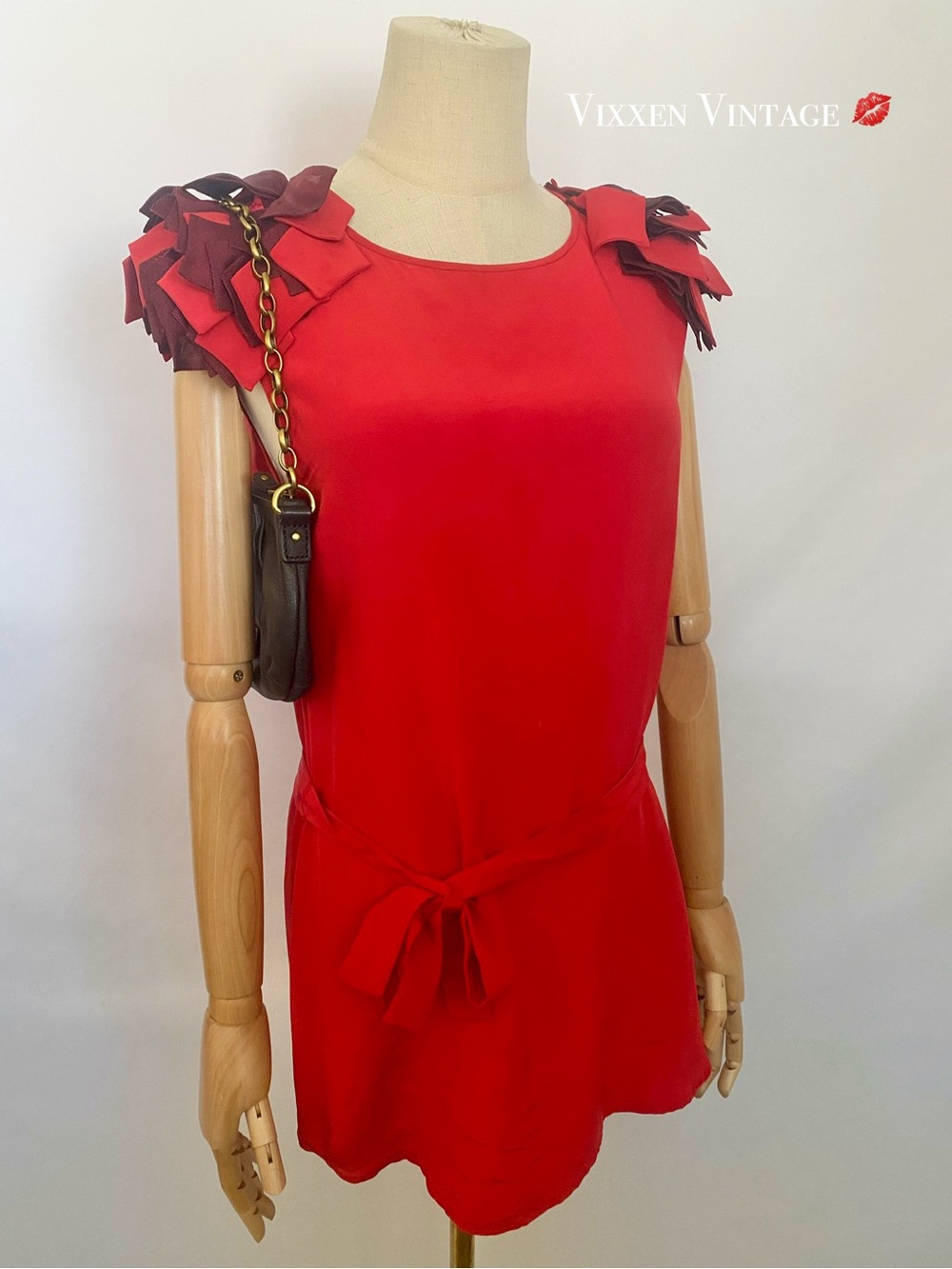 VINTAGE Y2K TRINA TURK SILK SLEEVELESS APPLIQUE BELTED SHIFT DRESS IN RED